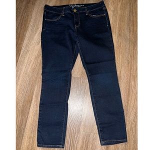 American Eagle Dark wash super stretchy jeggings